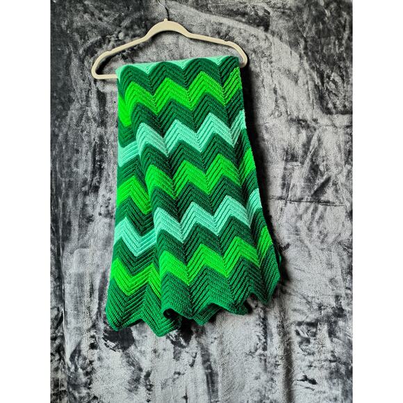 Chevron Green Variegated Crochet Blanket 55 x 62 throw Vintage - Picture 2 of 7